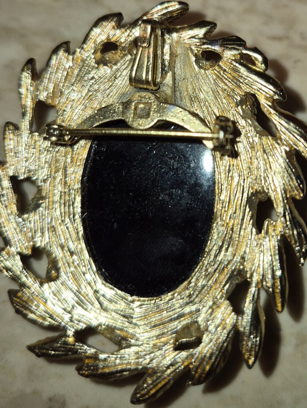 Vintage Golld Tone Cameo Designer Brooch - Picture 2 of 4